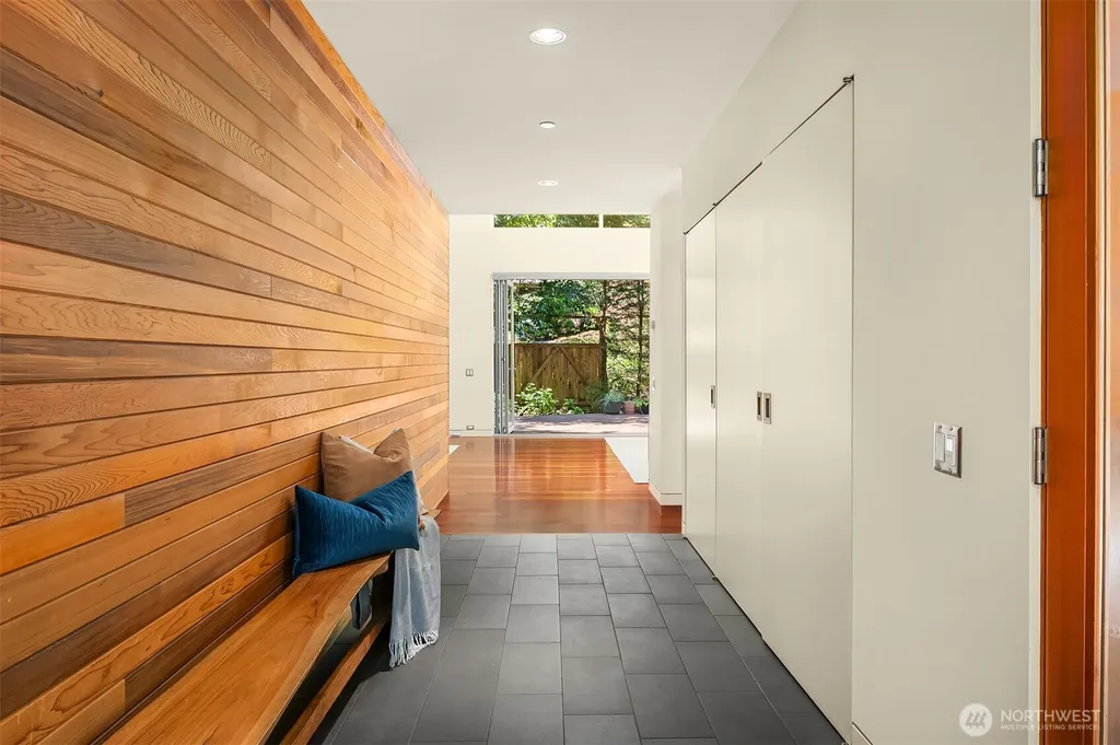 2716 107 Avenue SE Beaux Arts WA 98004