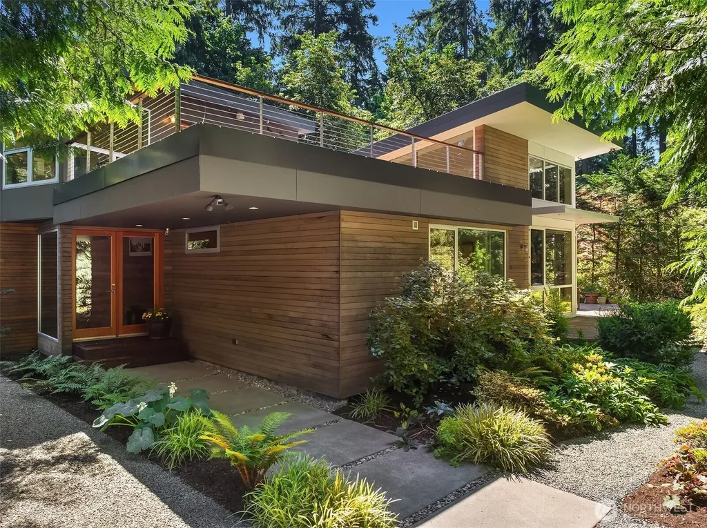 2716 107 Avenue SE Beaux Arts WA 98004