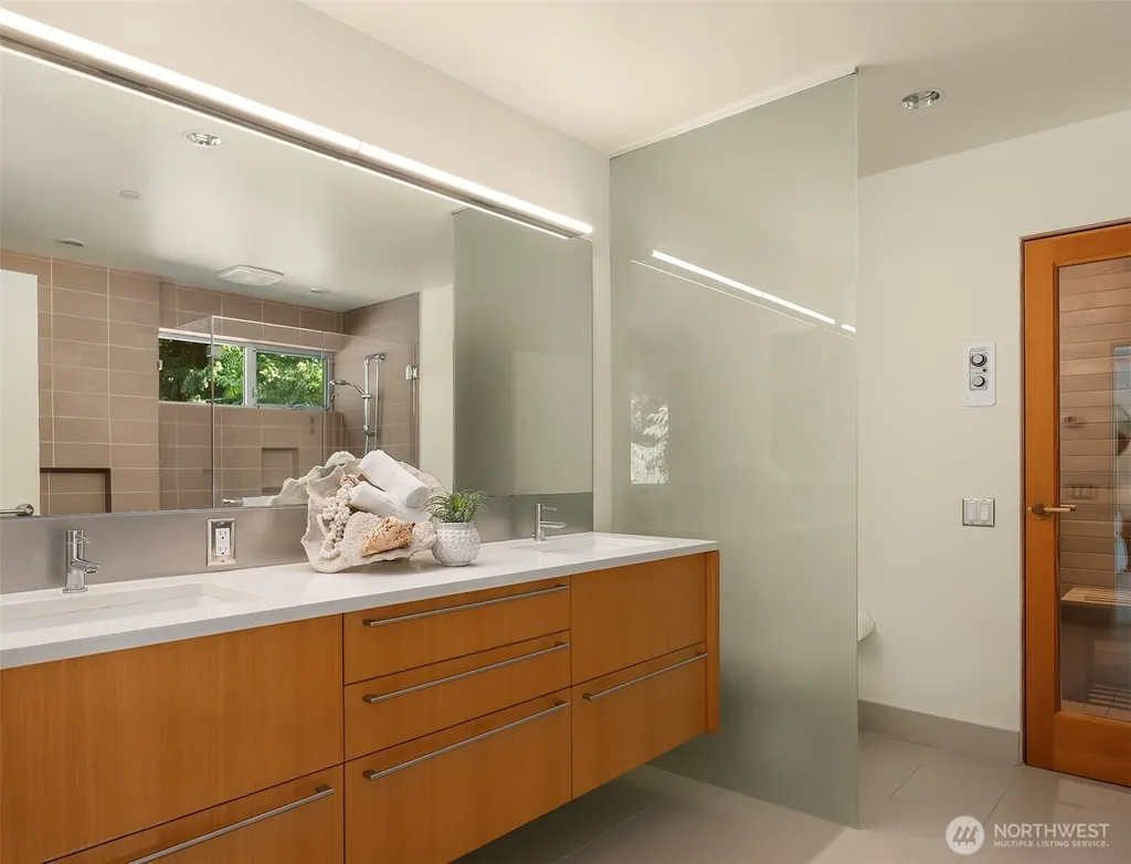 2716 107 Avenue SE Beaux Arts WA 98004