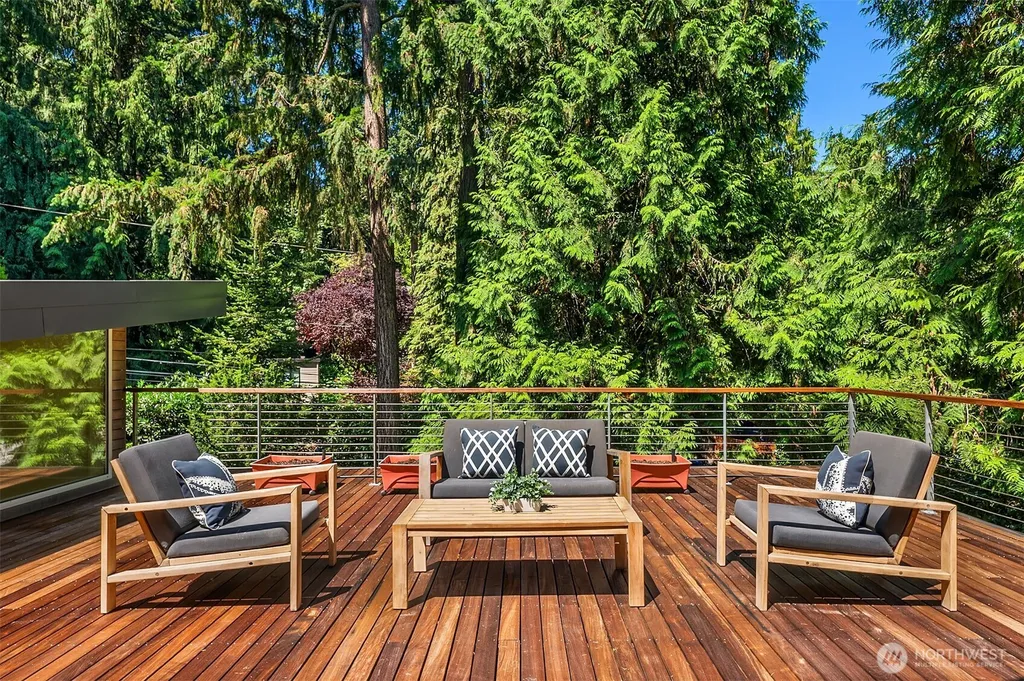 2716 107 Avenue SE Beaux Arts WA 98004