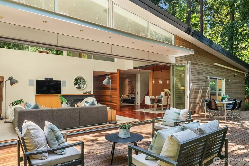 2716 107 Avenue SE Beaux Arts WA 98004
