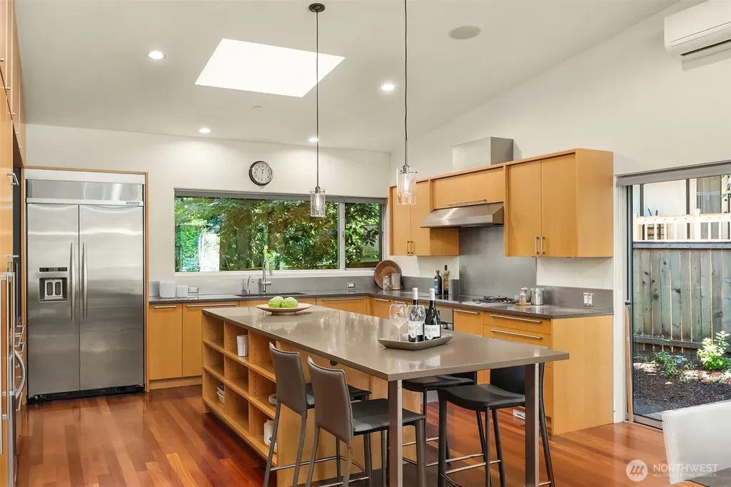 2716 107 Avenue SE Beaux Arts WA 98004