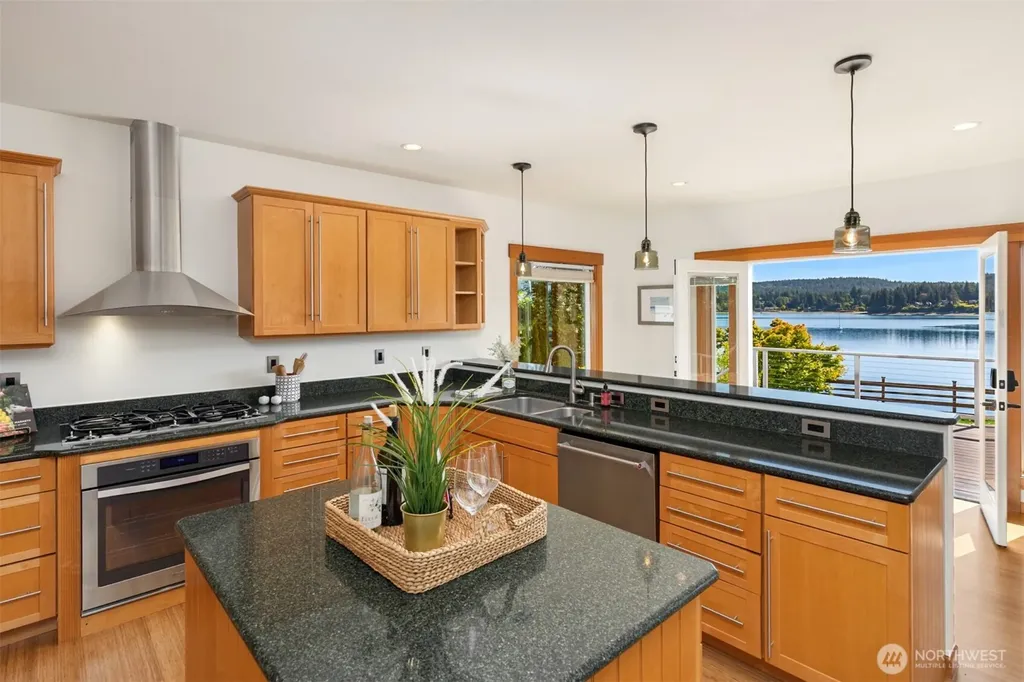 16392 Pearson Road NE Poulsbo WA 98370