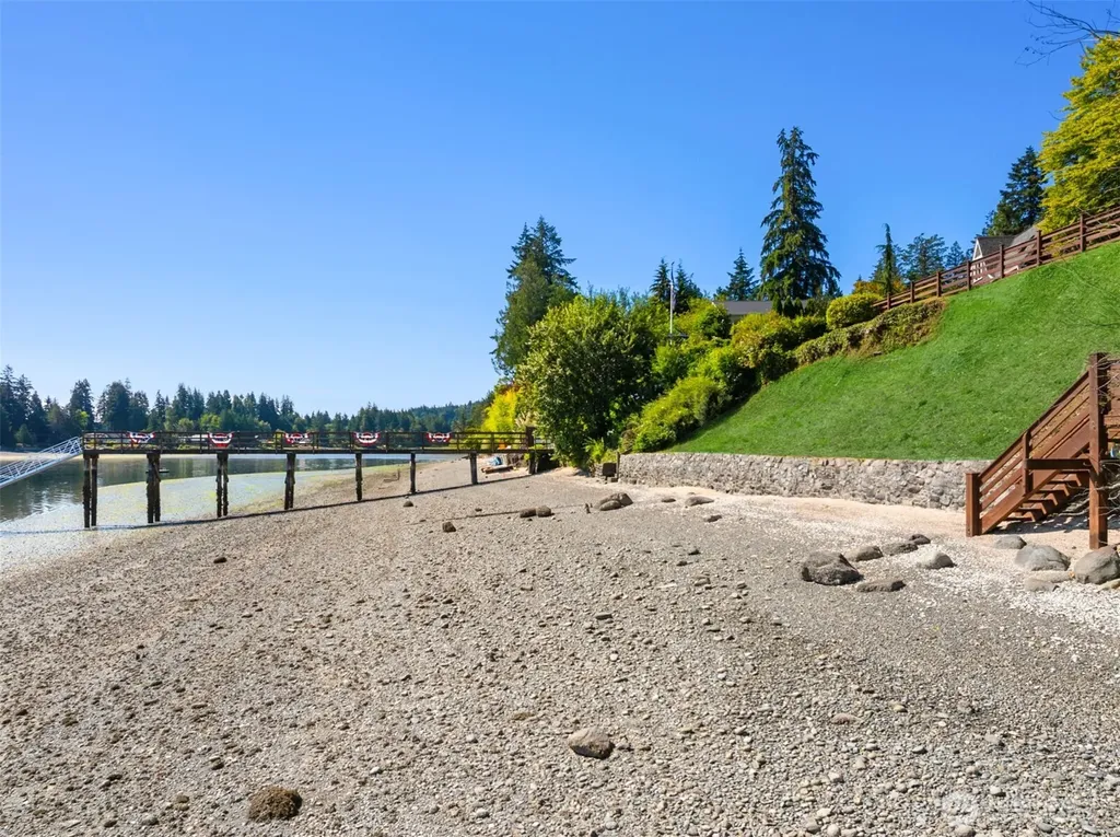 16392 Pearson Road NE Poulsbo WA 98370