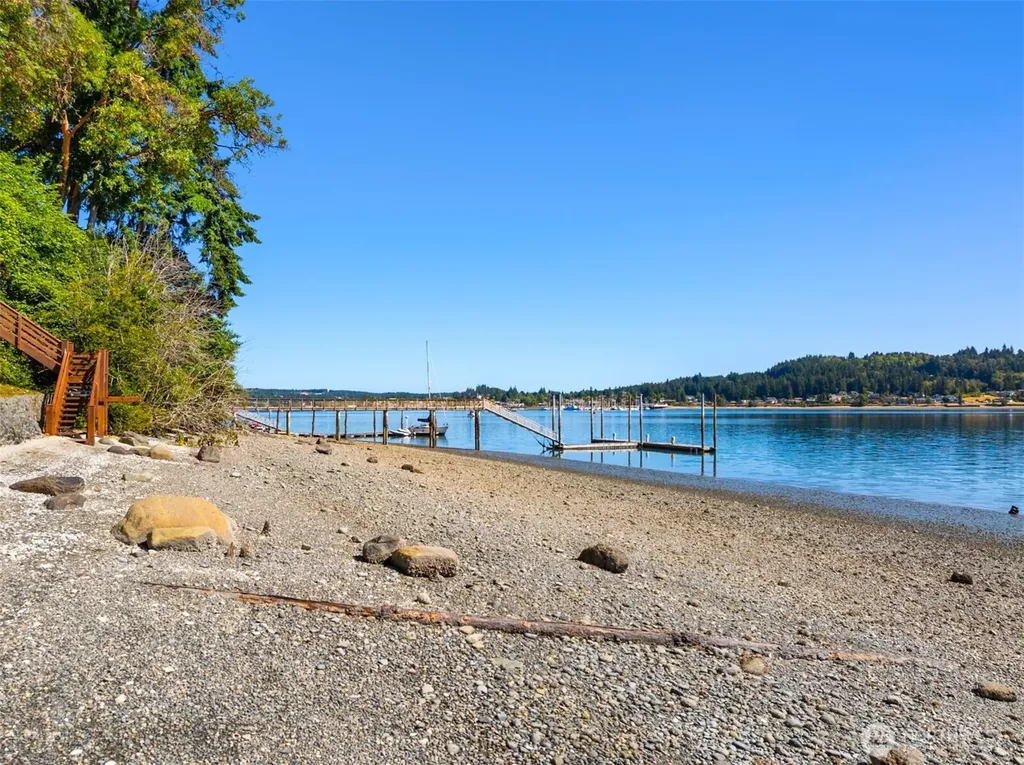 16392 Pearson Road NE Poulsbo WA 98370