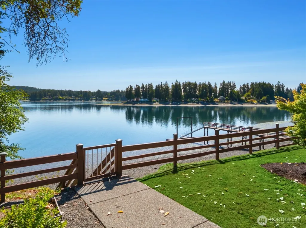 16392 Pearson Road NE Poulsbo WA 98370