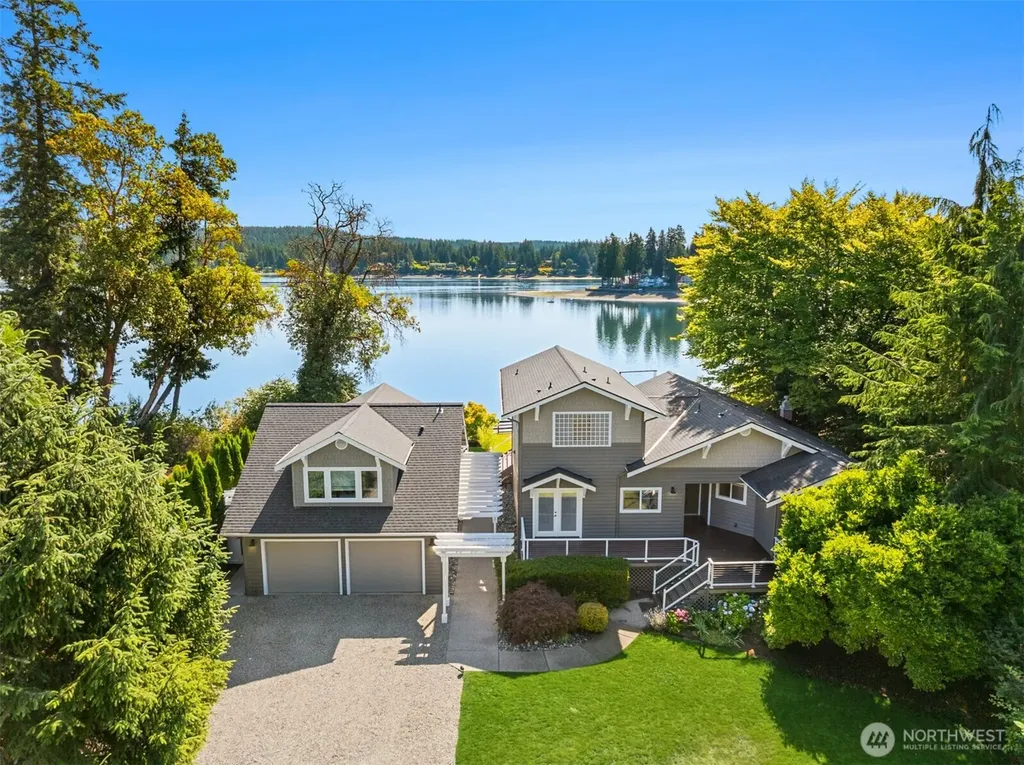 16392 Pearson Road NE Poulsbo WA 98370