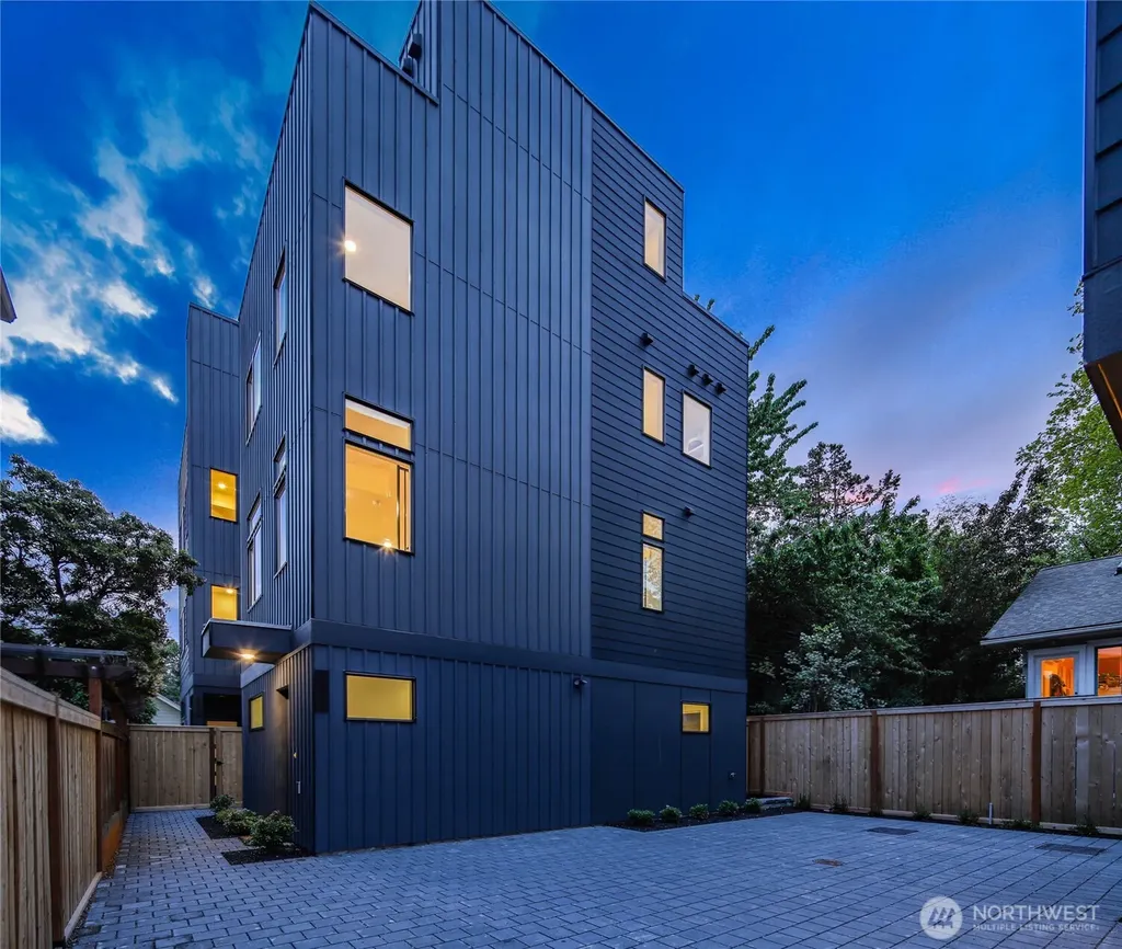 4527 Corliss Avenue N Seattle WA 98103