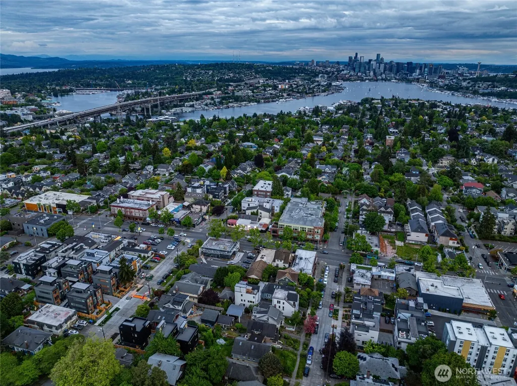 4527 Corliss Avenue N Seattle WA 98103