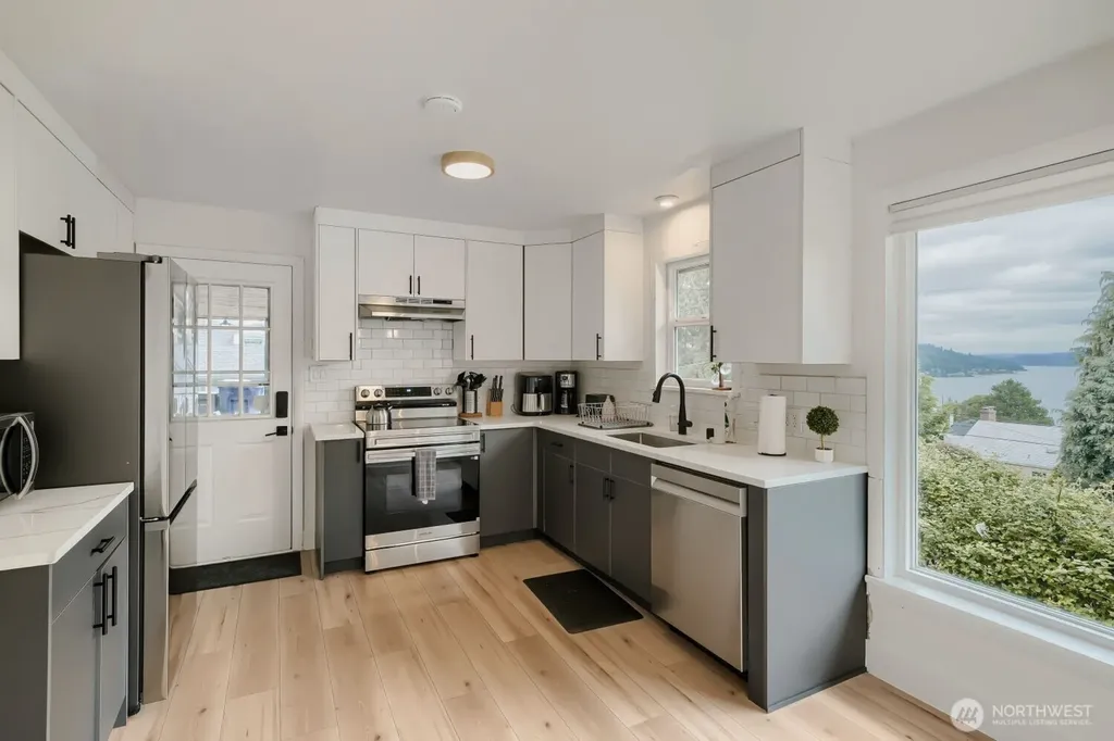 7528 S Lakeridge Drive Seattle WA 98178