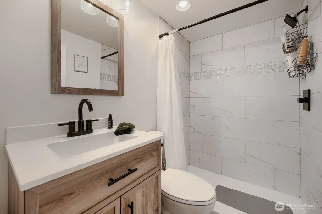 7528 S Lakeridge Drive Seattle WA 98178