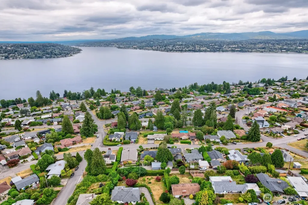 7528 S Lakeridge Drive Seattle WA 98178
