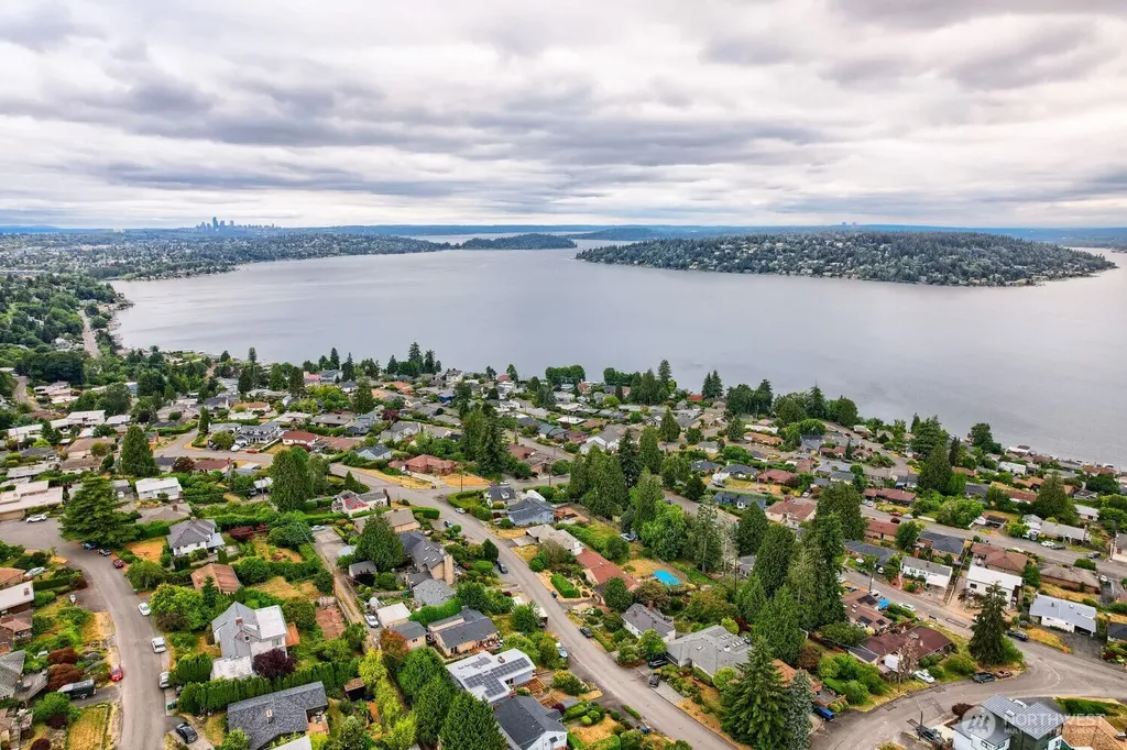 7528 S Lakeridge Drive Seattle WA 98178