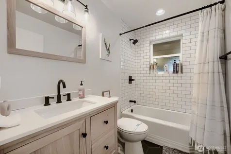 7528 S Lakeridge Drive Seattle WA 98178