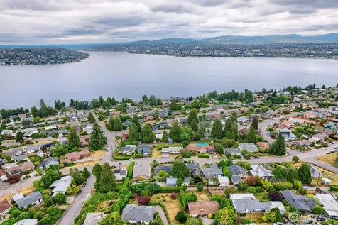 7528 S Lakeridge Drive Seattle WA 98178