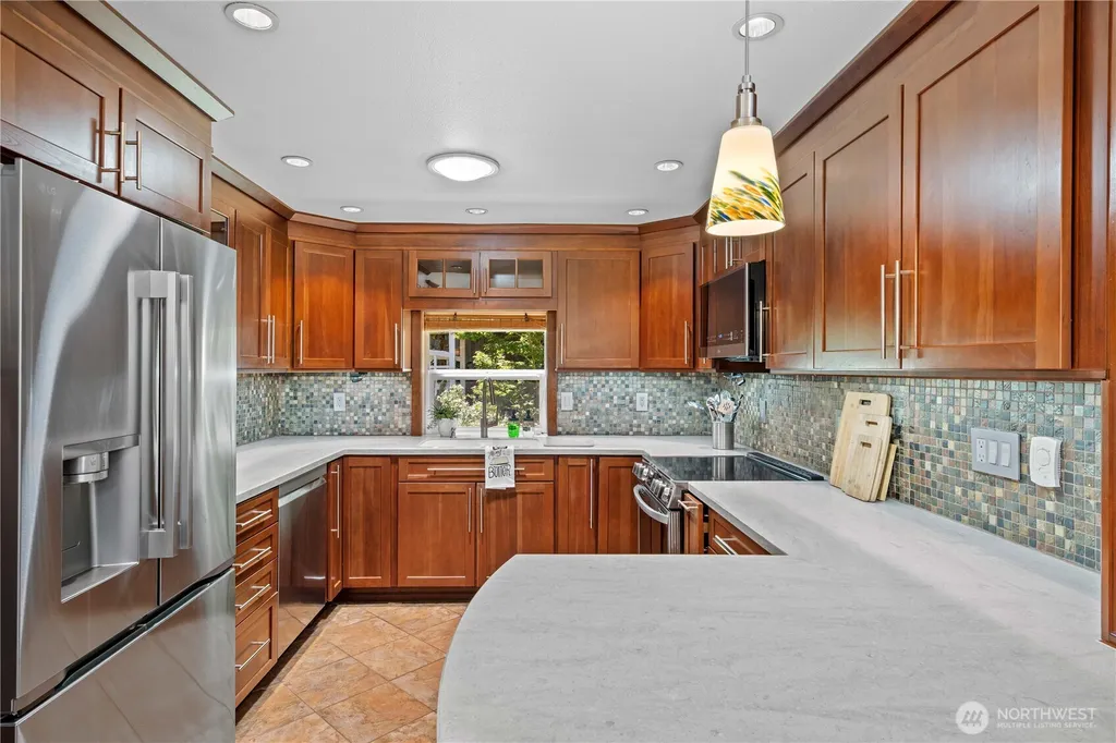 2920 84th Avenue W University Place WA 98466