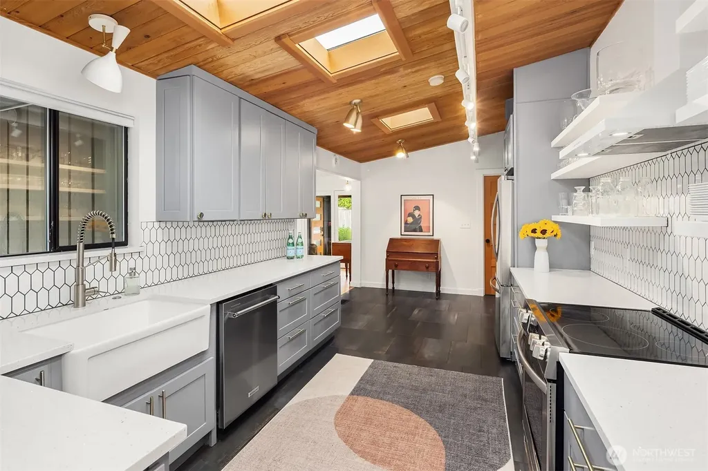 3727 77th Place SE Mercer Island WA 98040