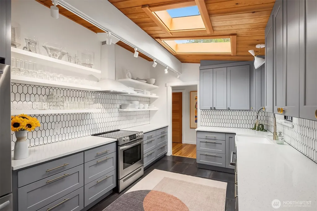 3727 77th Place SE Mercer Island WA 98040