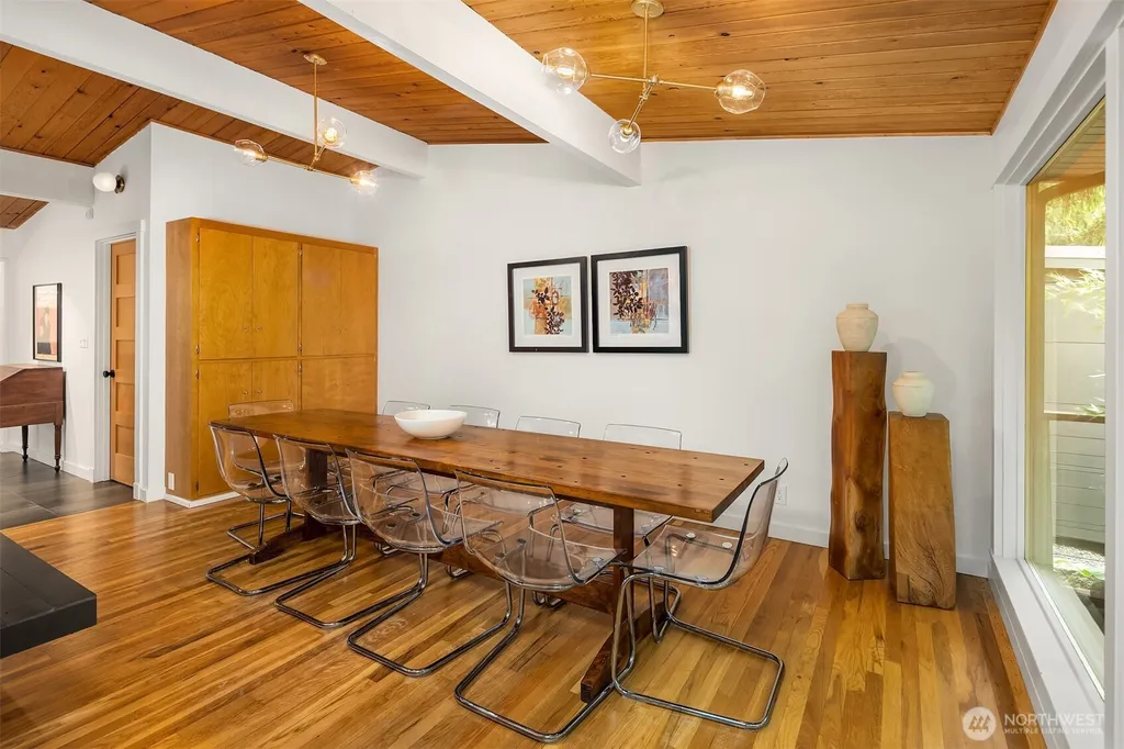3727 77th Place SE Mercer Island WA 98040