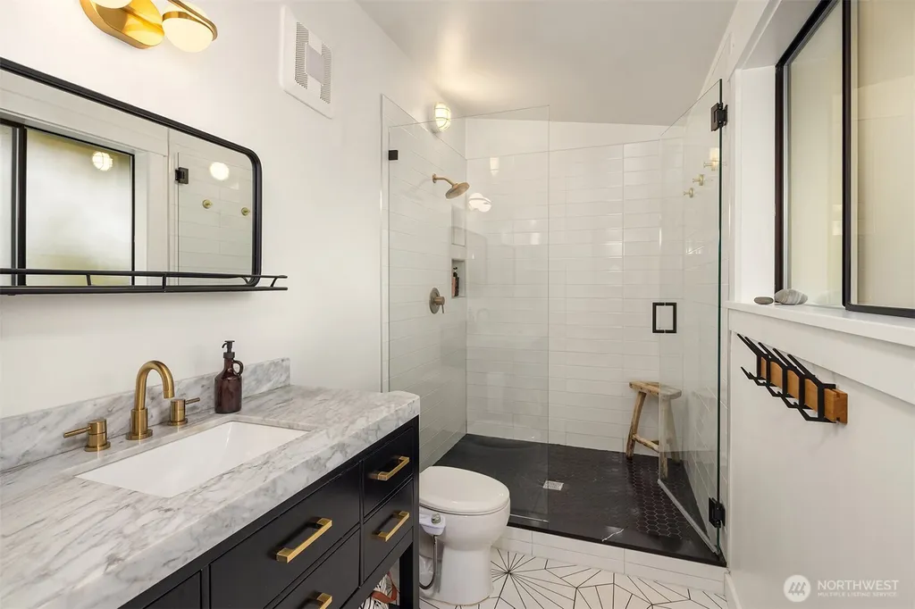 3727 77th Place SE Mercer Island WA 98040