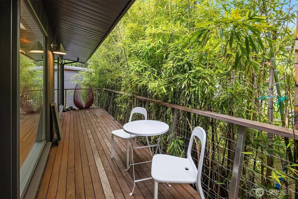 3727 77th Place SE Mercer Island WA 98040