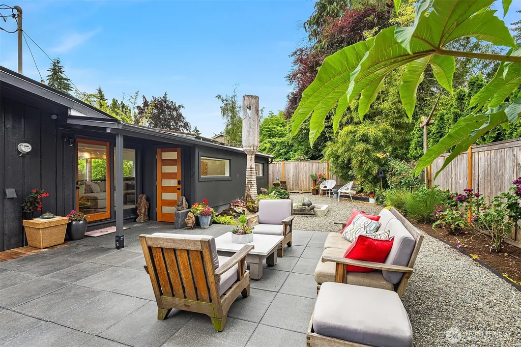3727 77th Place SE Mercer Island WA 98040