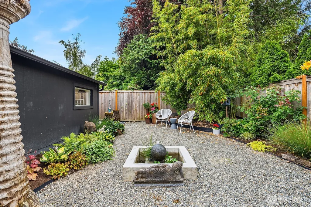 3727 77th Place SE Mercer Island WA 98040