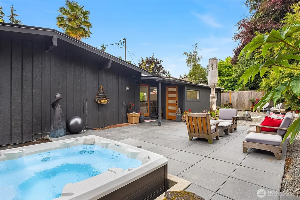 3727 77th Place SE Mercer Island WA 98040