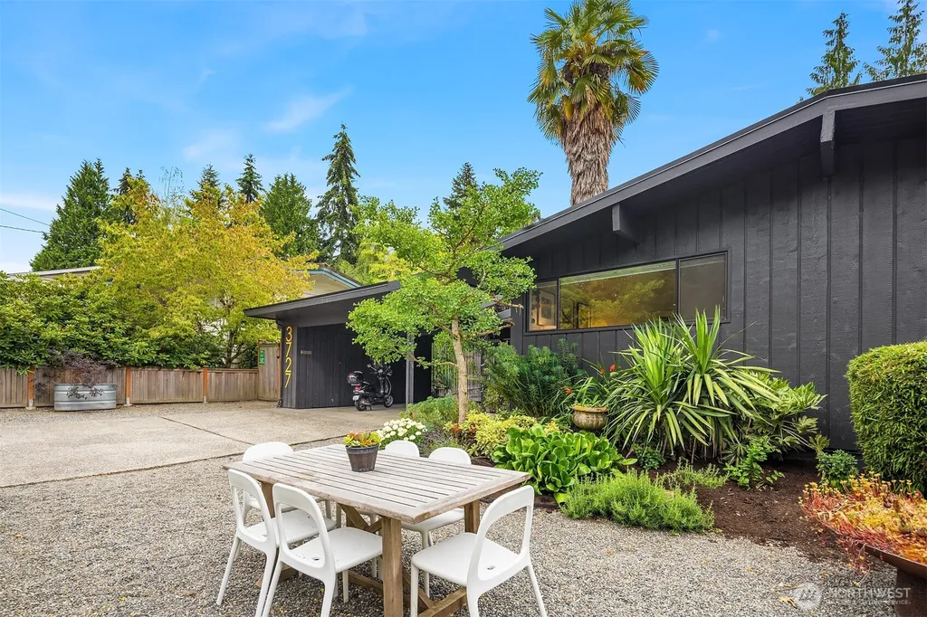3727 77th Place SE Mercer Island WA 98040