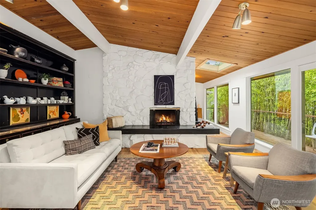 3727 77th Place SE Mercer Island WA 98040