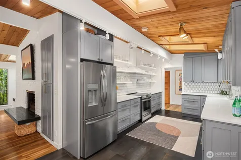 3727 77th Place SE Mercer Island WA 98040