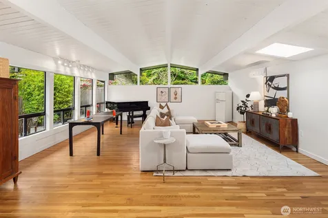 3727 77th Place SE Mercer Island WA 98040