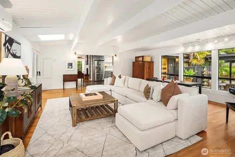 3727 77th Place SE Mercer Island WA 98040