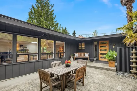 3727 77th Place SE Mercer Island WA 98040
