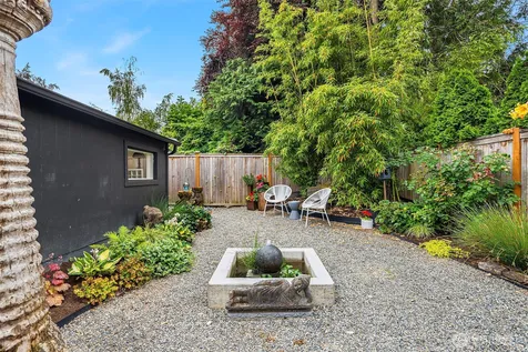 3727 77th Place SE Mercer Island WA 98040