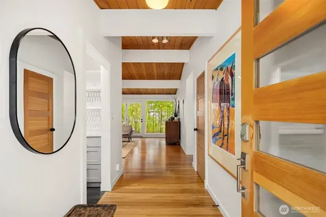3727 77th Place SE Mercer Island WA 98040