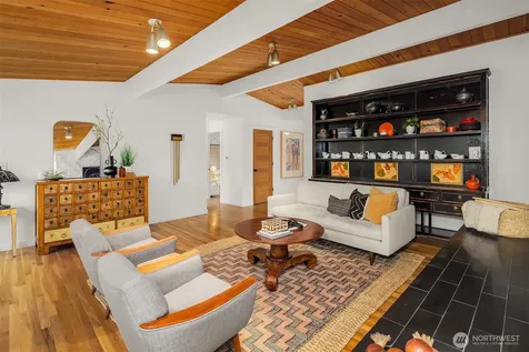 3727 77th Place SE Mercer Island WA 98040