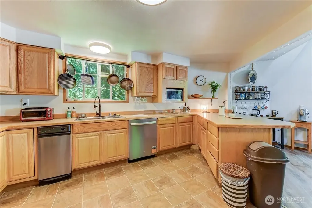 3971 SE Camano Drive Camano Island WA 98282