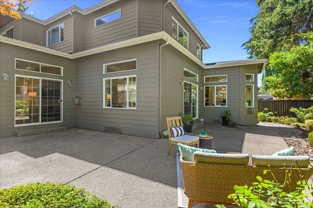 20010 8th Avenue NW Shoreline WA 98177