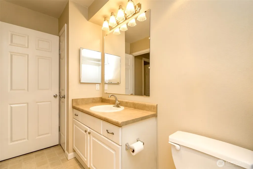 33020 10th Avenue SW Federal Way WA 98023