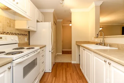 33020 10th Avenue SW Federal Way WA 98023
