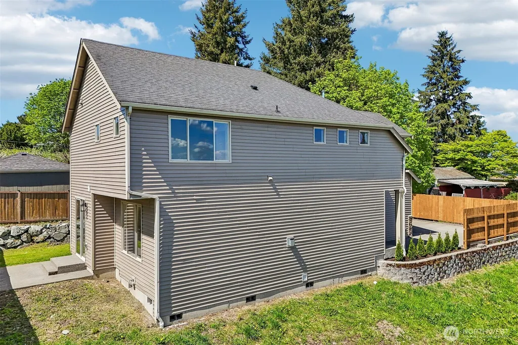 4051 E J Street Tacoma WA 98404