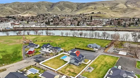 9108 S Moore Road Prosser WA 99350