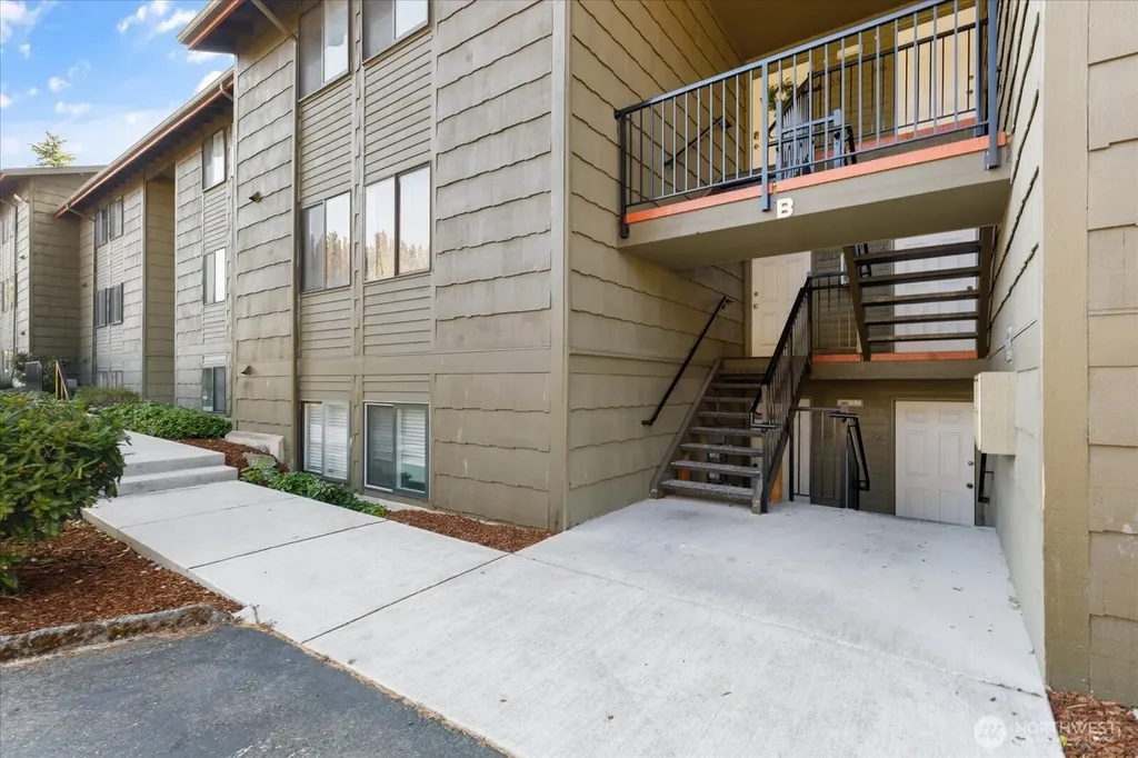270 SE Barrington Drive Oak Harbor WA 98277