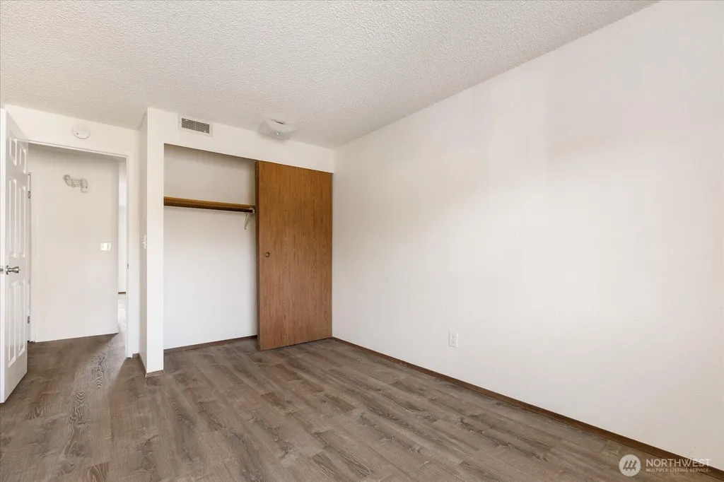 270 SE Barrington Drive Oak Harbor WA 98277