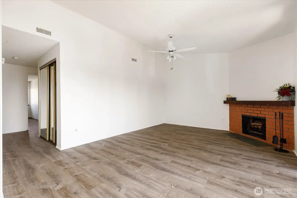 270 SE Barrington Drive Oak Harbor WA 98277