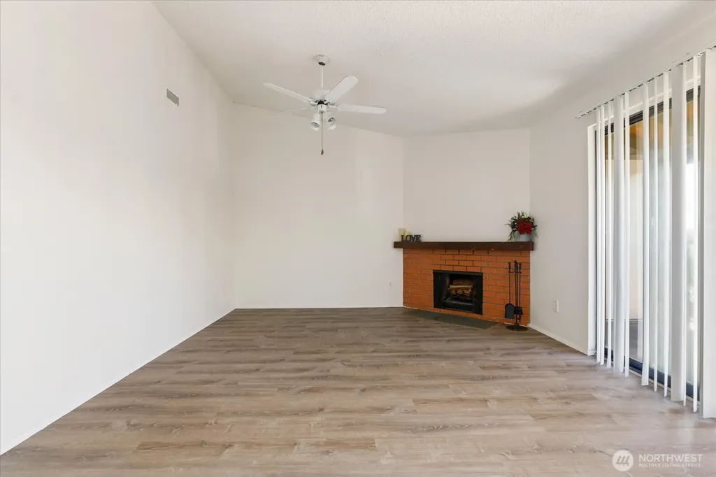 270 SE Barrington Drive Oak Harbor WA 98277