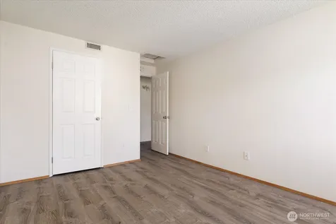 270 SE Barrington Drive Oak Harbor WA 98277