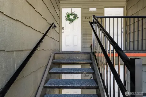 270 SE Barrington Drive Oak Harbor WA 98277