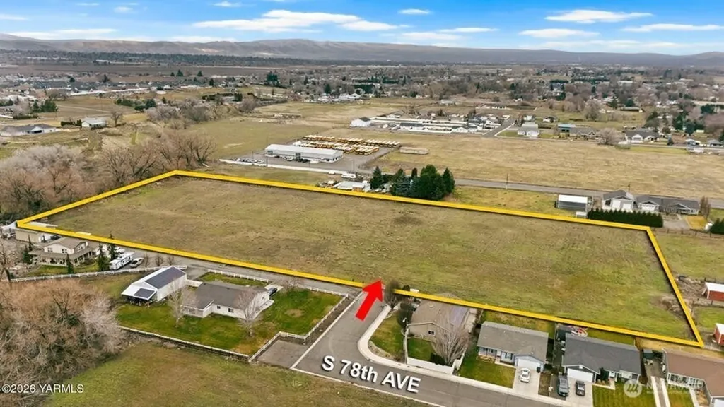 7703 Ahtanum Road Yakima WA 98903